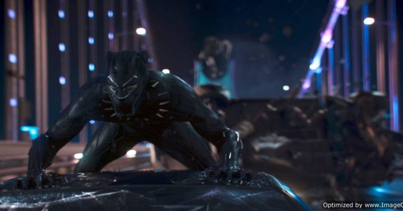 Black Panther xuất hiện với tạo hình cực ngầu.